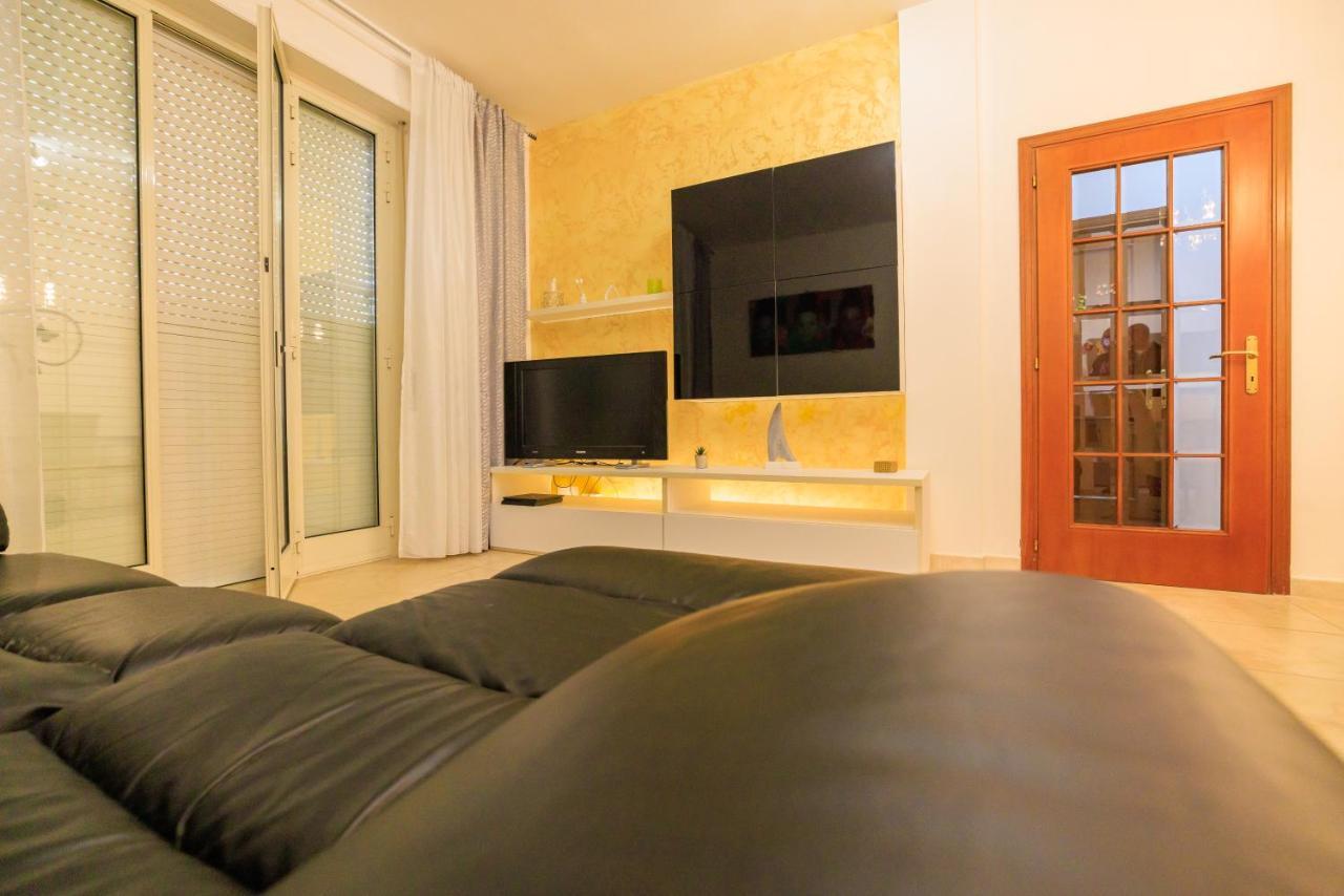 L' Essenziale Apartment Livorno Exterior photo